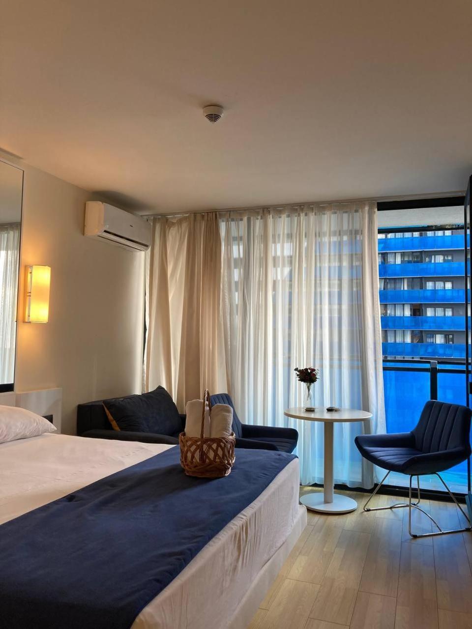 Orbi City Aparthotel Батумі Екстер'єр фото